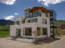 Miyinxianye Snow Mountain Makino Migratory Bird Viewing B&B Napa Sea Scenic Area Branch