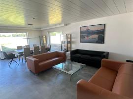 Ferienhaus Hof Sch&ouml;neck in sehr ruhiger Alleinlage，位于Gondershausen的乡村别墅