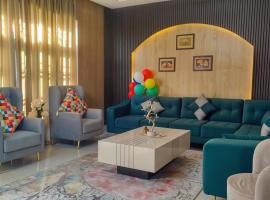 Waterfront Homestay 2BHK Free Bonfire By Homeyhuts，位于马恩迪的酒店