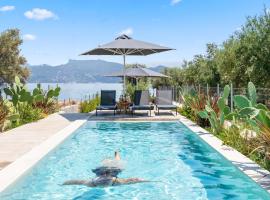 blue symphony suites and apartments，位于尼基亚娜的酒店
