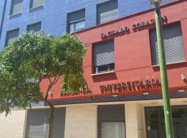Residencia Universitaria MIRESI BURGOS SAGRADO CORAZON，位于布尔戈斯的酒店