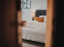 DOWNTOWN Apartment mit Luxusbad am Hafen nur 5 Minuten zu Fuß in die Innenstadt und zum Bahnhof!