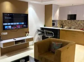 Bodhi Tree - Luxurious 1B Apartment near Hindon Airport