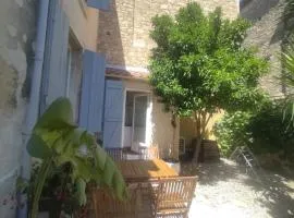 Clim et extérieur entre mer, garrigue et réserve africaine
