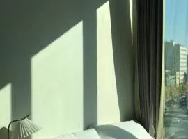City view Residence 30 seconds to subway, APM, DDP, Dongdaemun, Dongmyo, Seoul Station, night market, vintage house