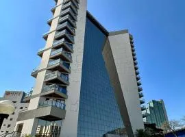 Summit Flat, ótima localização, limpeza diária, academia e piscina