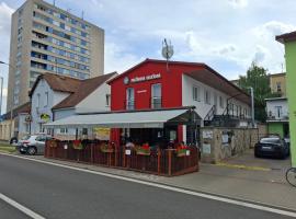 Parťákova Hasičárna & Penzion，位于赫拉德茨 - 克拉洛韦的酒店