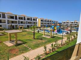 Luxury appartment avec piscine à la Marina Saidia，位于萨伊迪耶的酒店