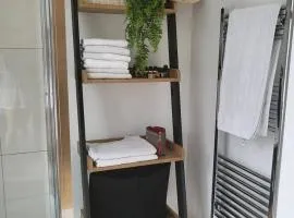 Quiet room, town center