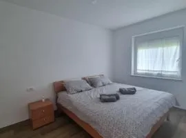 Vipava Valley Stay - Apartment Miki - With Patio, Parking & Pets OK