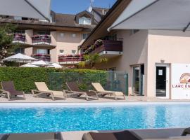 Logis Hotel Arc En Ciel，位于托农莱班的酒店