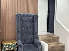 2 bedroom cute log house in Bacolod- near NGC