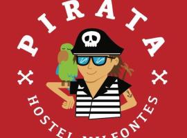 Pirata hostel Milfontes，位于米尔芳提斯城的酒店