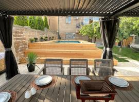 Luxury Villa in Yerevan，位于埃里温的酒店