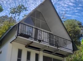 Termales el Ocho Villa Santa Helena，位于Zetaquira的酒店