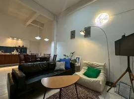 W House - Cozy Loft For Group, Minburi - 15mins to BKK Airport