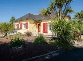 le repos de l'aubance , avec grand jardin et SPA