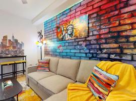 Fun & Colorful Getaway, 15 Minutes To NYC，位于霍博肯的酒店