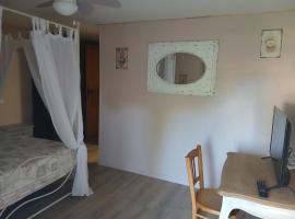 Chambre Romance，位于Laperrière-sur-Saône的酒店