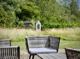 Peaceful Bourton-on-the-Water Home with Garden