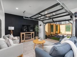 Pickleball - 2 Master Suites - Fire Pit - Game Rm，位于Nellysford的酒店