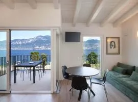 Modern Apartment with Lake View