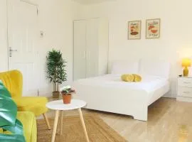 9 Mins to NEC, BHX & Resort World Apartment with FREE Parking