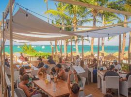 CARIBBEAN SUITES DELUXE with ROOFTOP POOL and SPA - PLAYA LOS CORALES