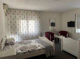 Motel Albatros，位于Kosovo Polje的酒店