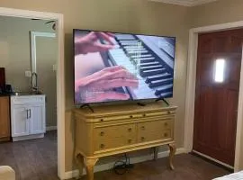 CULVER STUDIO SUITE Full kitchen private gated yard Arts Roosevelt row ASU convention ctr stadiums airport Downtown Phx