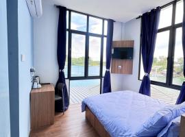 RTS - BluLake Guesthouse Tasik Biru Bau，位于Bau的酒店