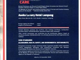 Asoka Luxury Hotel，位于Tanjungkarang的Spa酒店