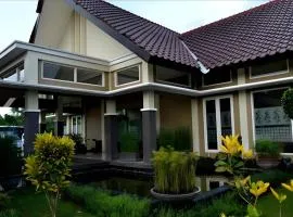 Wonua Monapa Hotel Resort