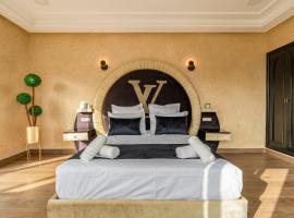 villa 31 de luxe avec Piscine hot gamme，位于丹吉尔的酒店