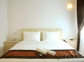 Peach Hill Hotel & Cafe
