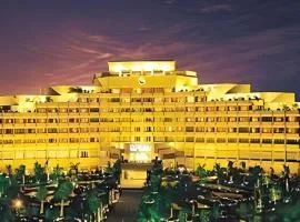 Fangzhong Holiday Hotel