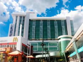 Big 8 Corporate Hotel Digos，位于Digos的酒店