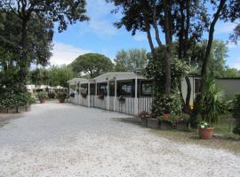 Camping Pineta，位于加兰布鲁恩的酒店