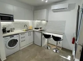 Central Studio next to Metro