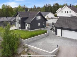 Spacious house in a quiet neighborhood，位于哈尔登的酒店