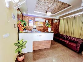 Hotel Vistara Gomati Nagar，位于勒克瑙Chaudhary Charan Singh International Airport - LKO附近的酒店
