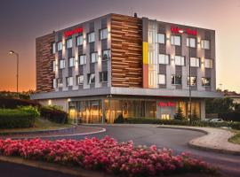 Qubus Hotel Żory，位于若雷的酒店