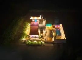 Lux Pvt Pool, Rain Dance, Near Bhimashankar, Pets!