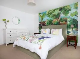 The Nest - countryside apartment in Spalding with outdoor heated pool