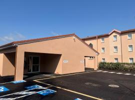 Brit Hotel Essentiel Millau，位于米洛的酒店