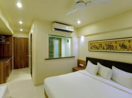 Hotel Shreeji Vatika, Airport Road，位于Surat的酒店