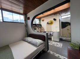 Mud And Mango Homestay，位于Bettahalasūr的酒店