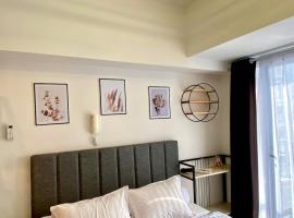 Apt Modern Tokyo Riverside at PIK2 by TYAFY Living，位于Muara的酒店
