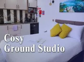 CB Stays - Peterborough Cosy Studios with Kitchenette and Ensuite