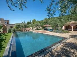 Provençal Estate with Pool